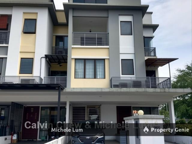 Townhouse for rent in Tanjong Sepat, Selangor