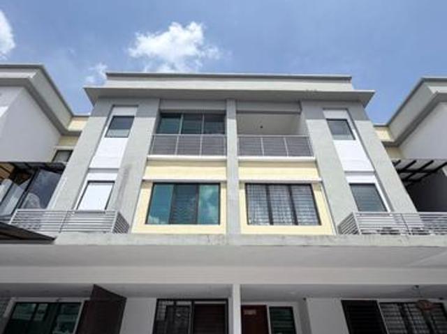 Townhouse for sale in Petaling, Subang Jaya