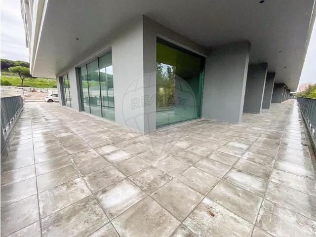 Loja alugar em Oeiras, Lisboa