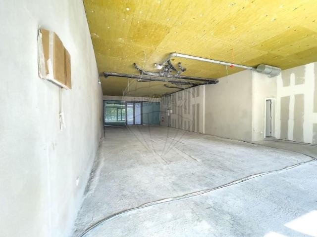 Loja alugar em Oeiras, Lisboa