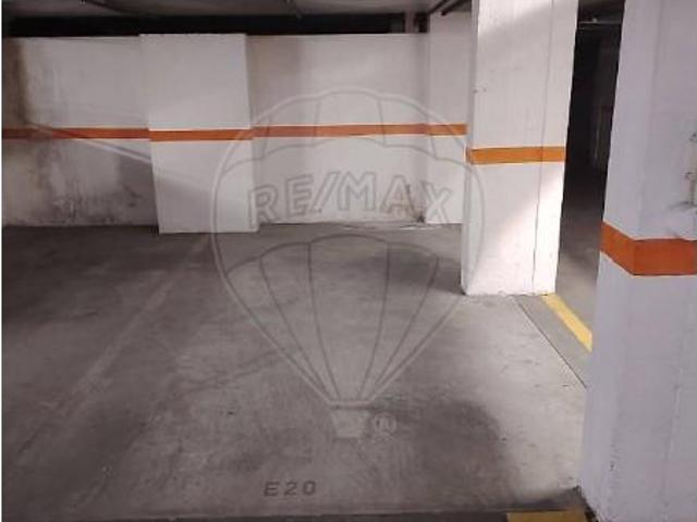 Garagem venda em Oeiras, Lisboa