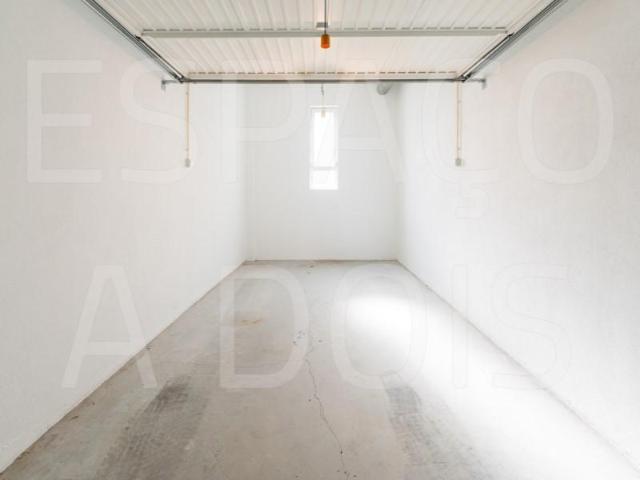 Garagem alugar em Oeiras, Lisboa
