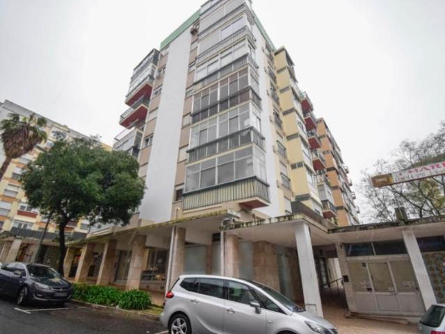Loja alugar em Oeiras, Lisboa
