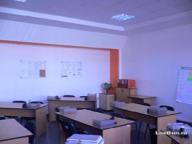 Spațiu pentru Birou vânzări în Mircea Cel Batran, Iași