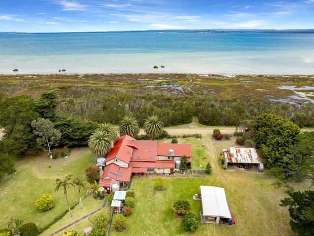 Cottage for sale in French Island, Victoria