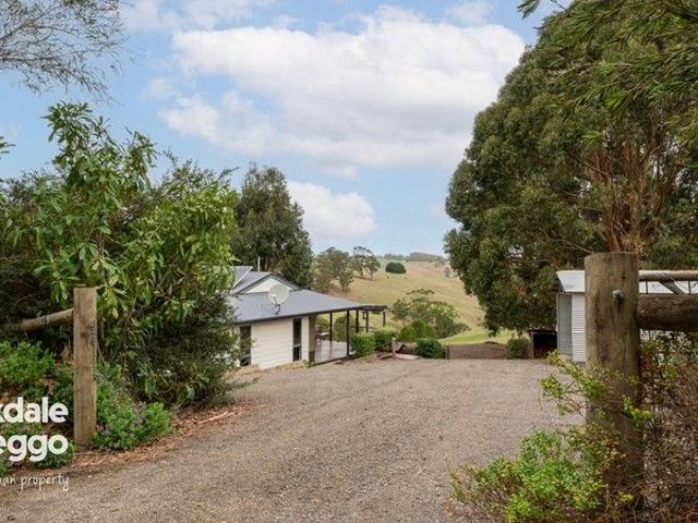 Cottage for sale in Darlimurla, Victoria