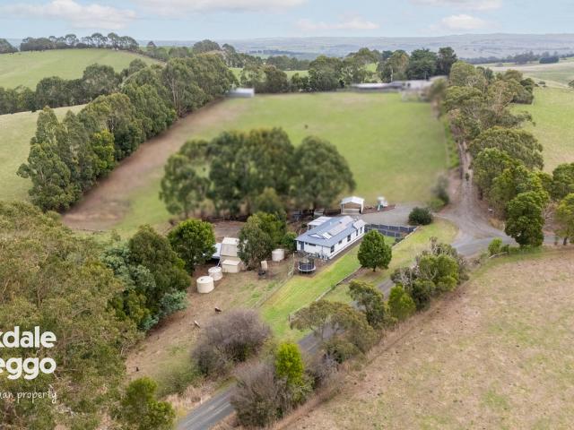 Cottage for sale in Darlimurla, Victoria