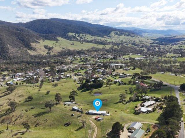 Cottage for sale in Omeo, Victoria