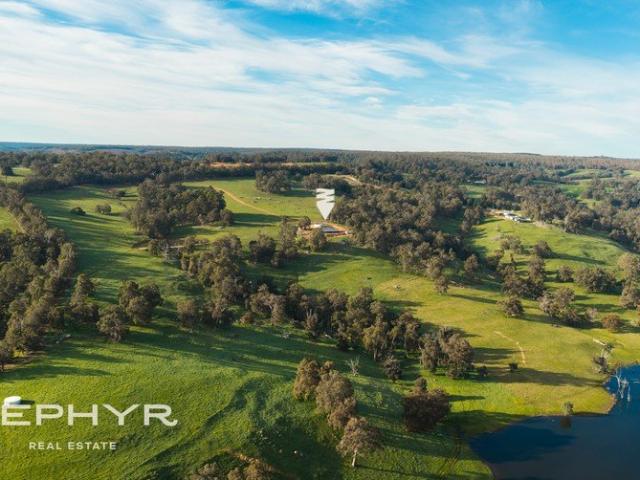 Cottage for sale in Yabberup, Western Australia