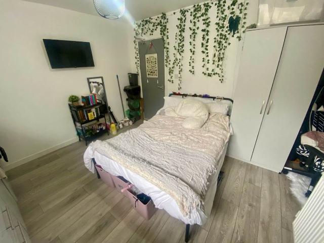 Apartment for rent in Nangreaves, Wales