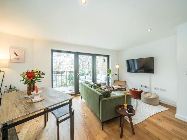 Apartment for rent in Oval, Greater London