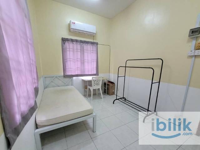 Room for rent in Petaling, Alam Impian