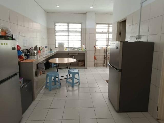 Room for rent in Petaling, Alam Impian