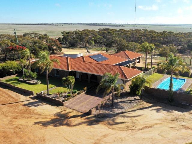 Cottage for sale in Newdegate, Western Australia