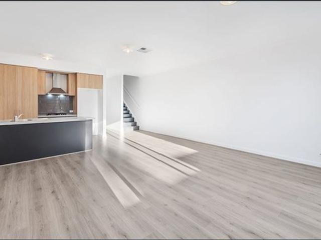 Townhouse for rent in Mount Barker, South Australia