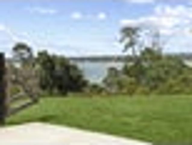 Land for sale in Paremoremo