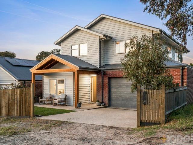 Townhouse for sale in Ocean Grove, City of Greater Geelong