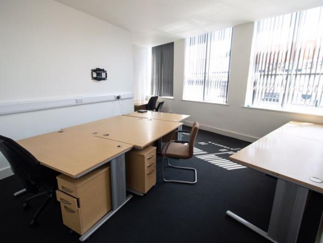 Apartment for rent in Moses Gate, Lee Bank