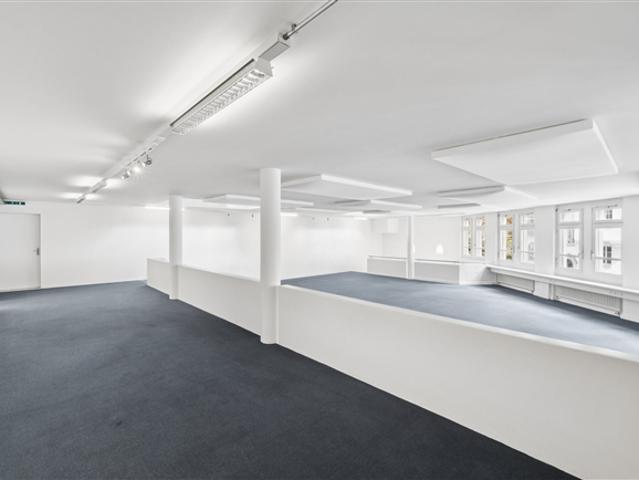 Büro mieten in Einigen, Zürich