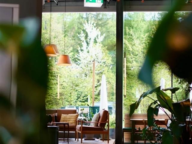 Büro mieten in Einigen, Zürich
