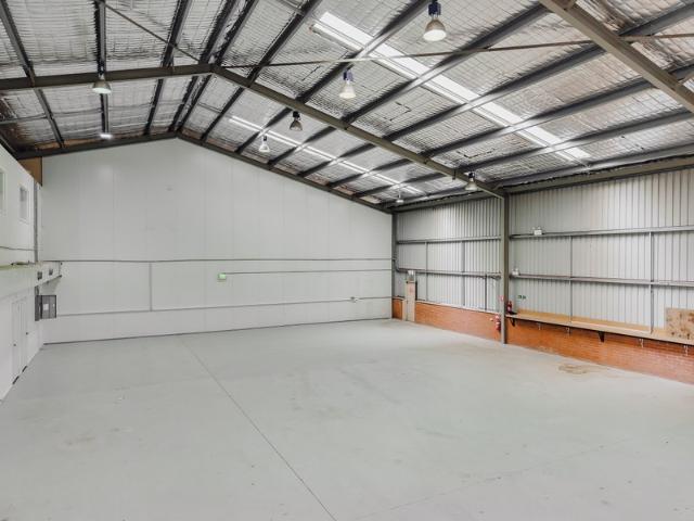 Warehouse for rent in District of Jerrabomberra, Canberra