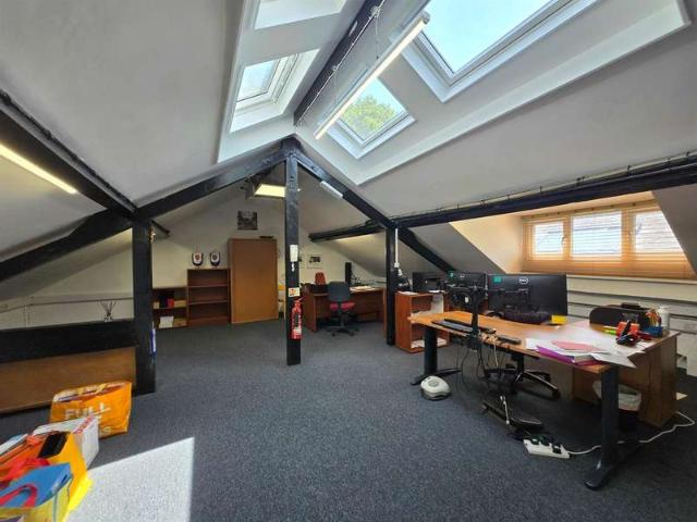 Office for rent in Golders Green, Greater London