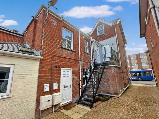 Office for rent in Highcliffe