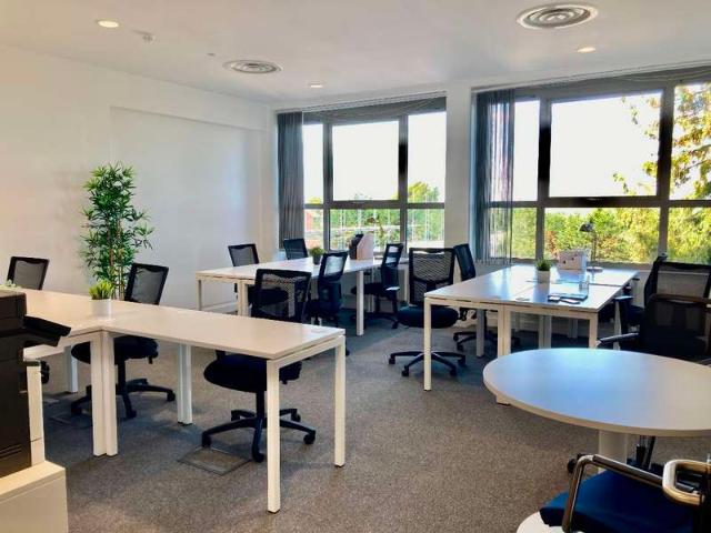 Office for rent in Ivy Chimneys, Epping