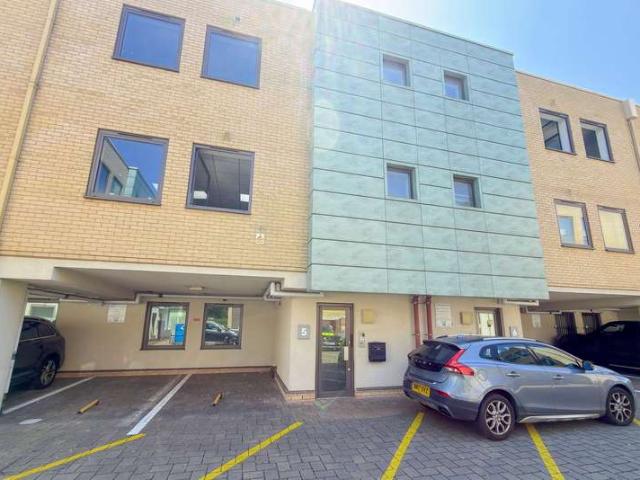 Office for sale in Golders Green, Greater London
