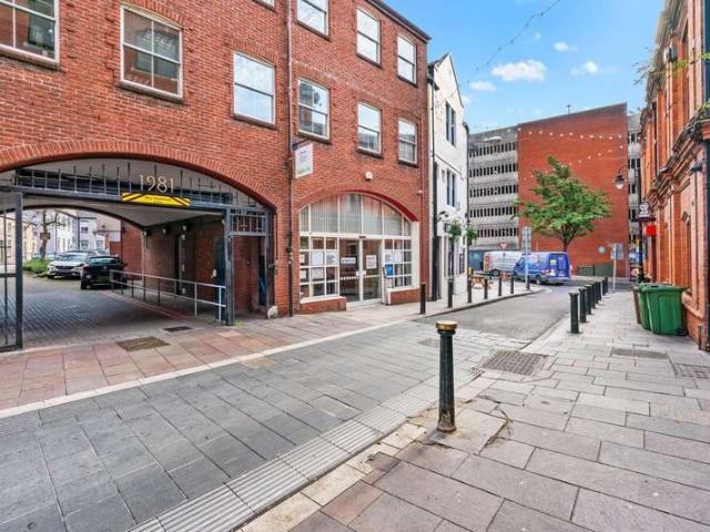 Office for rent in Castle Quarter, Falcon Lodge