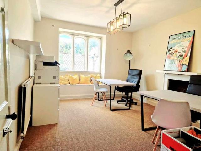Office for rent in Minchinhampton, School House