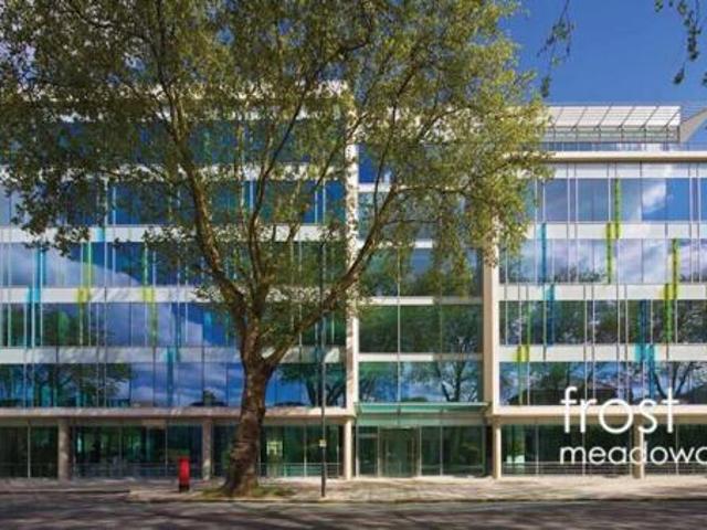 Office for rent in London Borough of Hounslow, Strand