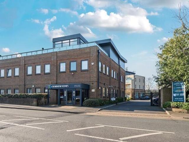 Office for rent in Hillingdon, Northwood