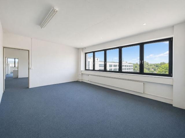Büro kaufen in Bassersdorf, Zürich