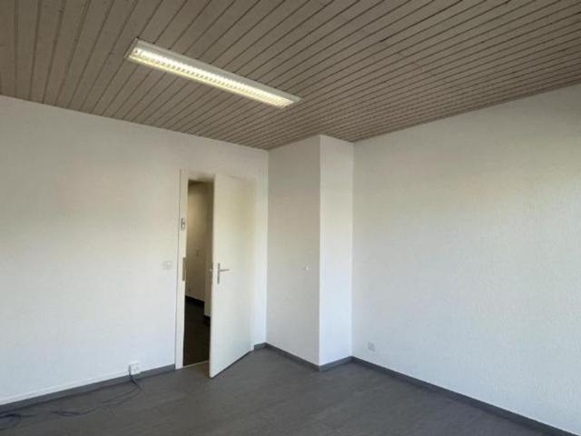 Büro kaufen in Bogis-Bossey, Waadt