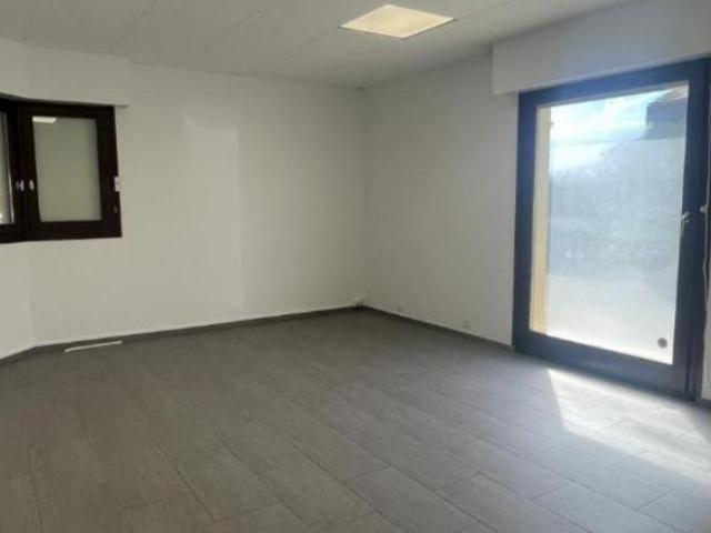 Büro kaufen in Bogis-Bossey, Waadt