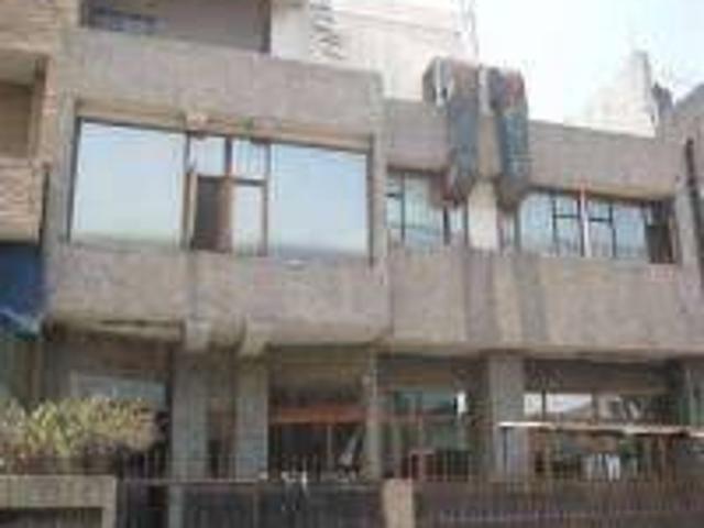 Office for rent in Deri