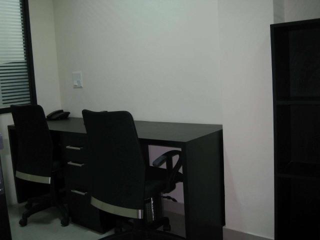 Office for rent in Deri