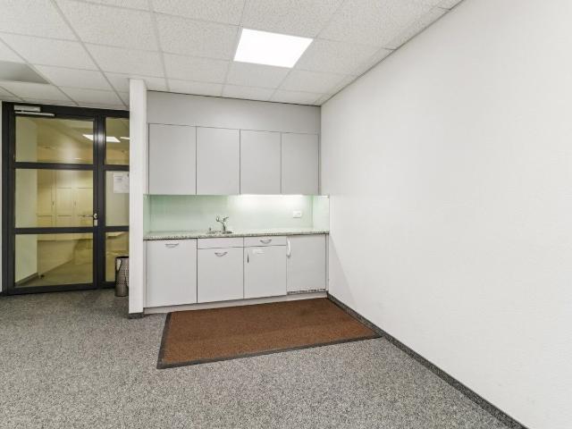 Büro kaufen in Dietikon, Zürich