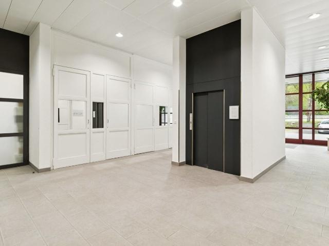 Büro kaufen in Dietikon, Zürich