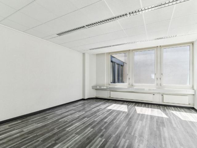 Büro kaufen in Dietikon, Zürich