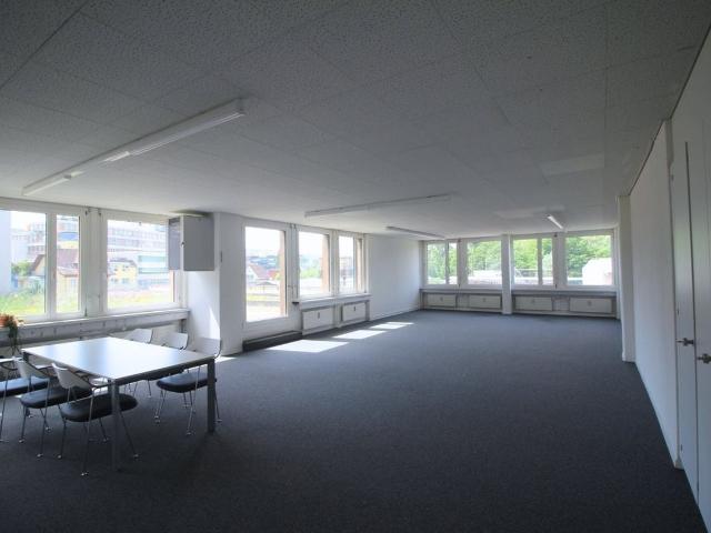 Büro kaufen in Dietikon, Zürich