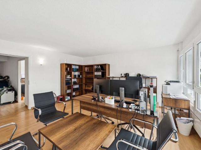 Büro kaufen in Ecublens (FR), Waadt