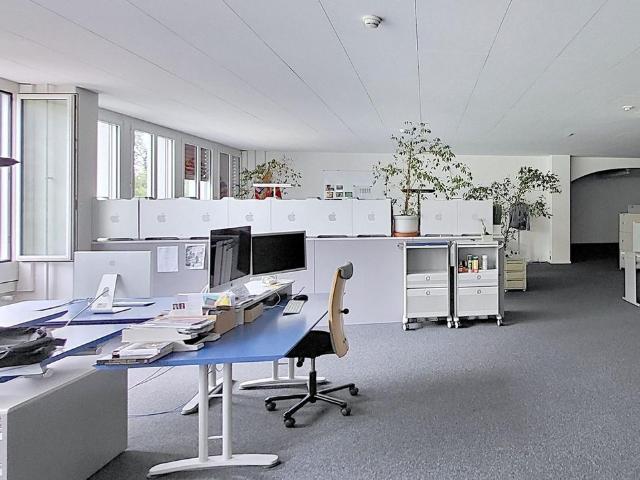 Büro kaufen in Egg, Zürich