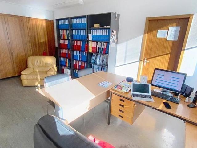 Büro kaufen in Conches
