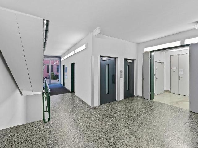 Büro kaufen in Opfikon, Zürich
