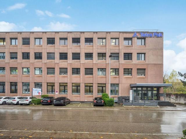 Büro kaufen in Opfikon, Zürich