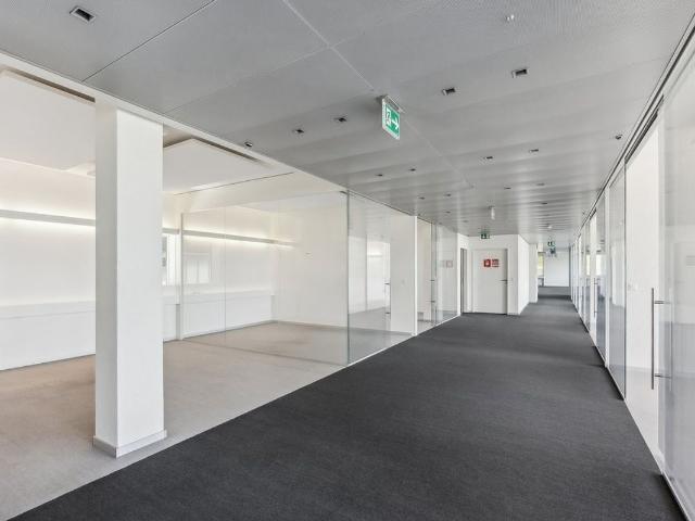 Büro kaufen in Kloten, Zürich