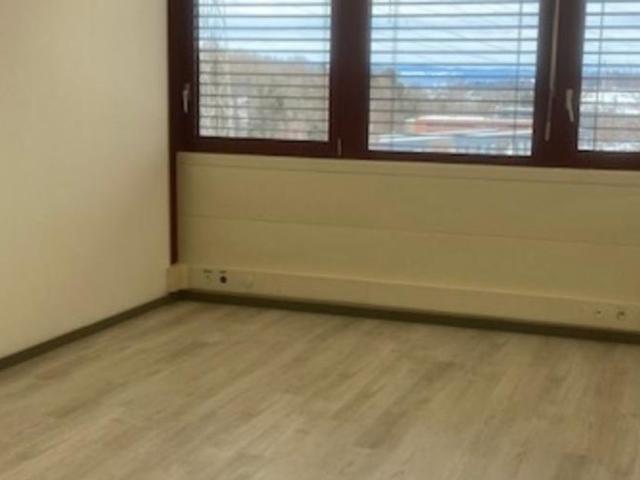 Büro kaufen in Mont-sur-Lausanne, Waadt