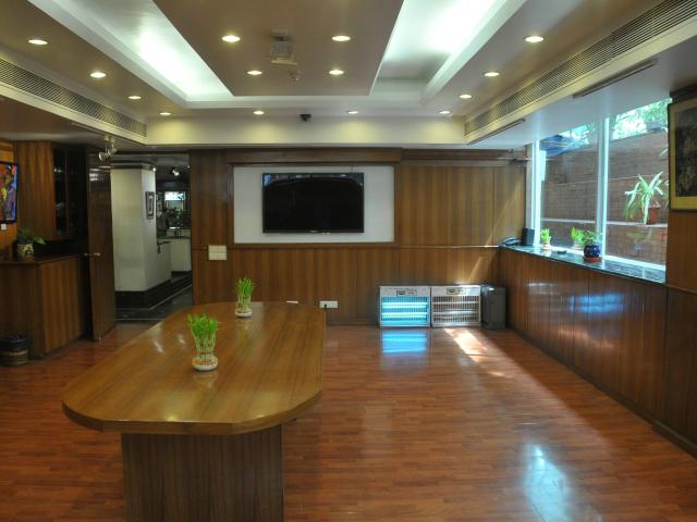 Office for rent in Deri